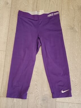 Nike Pro Cropped Workout Pants